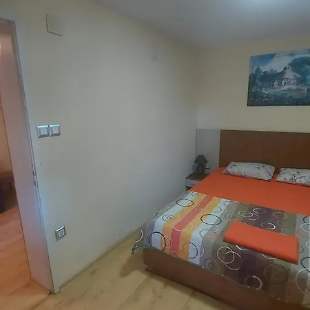 Nyaraló Detelina
